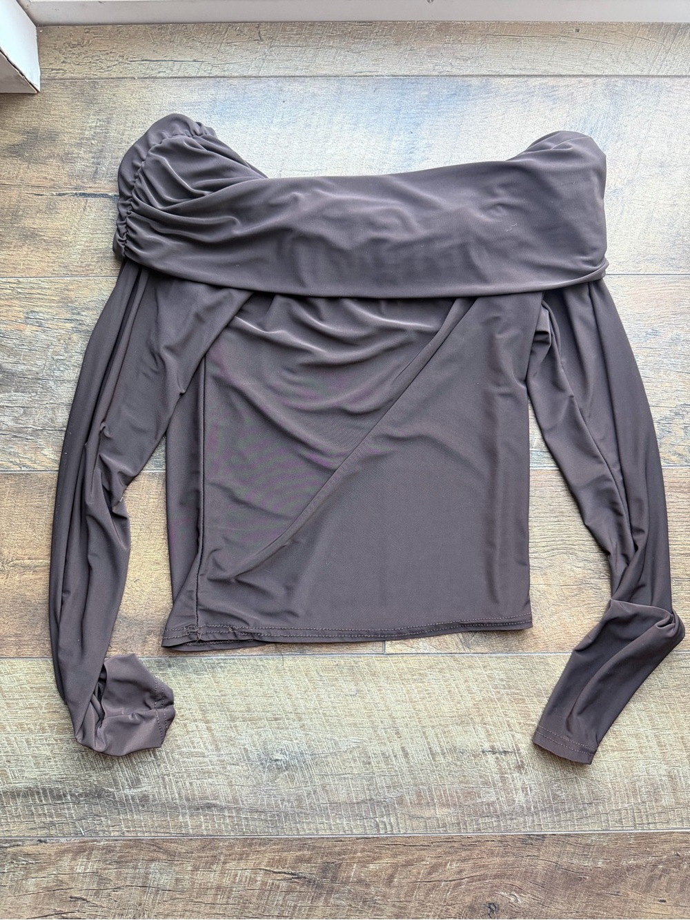 PrettyLittleThing Off-Shoulder Long Sleeve Top in Brown